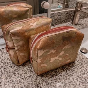 2 matching Make-up bags